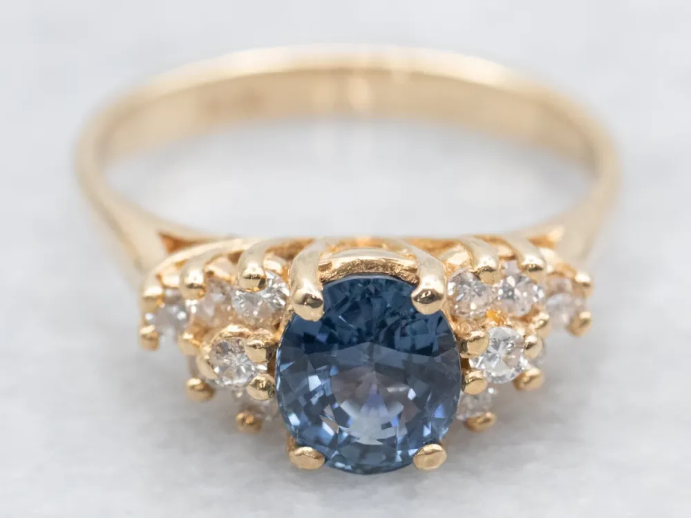 Industrieel Zwaar Belast Oval-Cut Sapphire and Diamond Engagement Ring