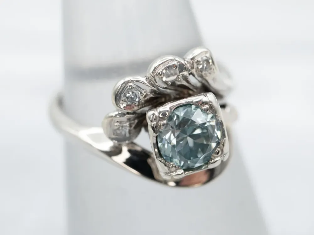 Industrieel Zwaar Belast Retro Era Zeeblauw Zircon and Diamond Bypass Ring