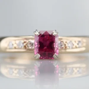 Industrieel Zwaar Belast Ruby and Diamond Engagement Ring