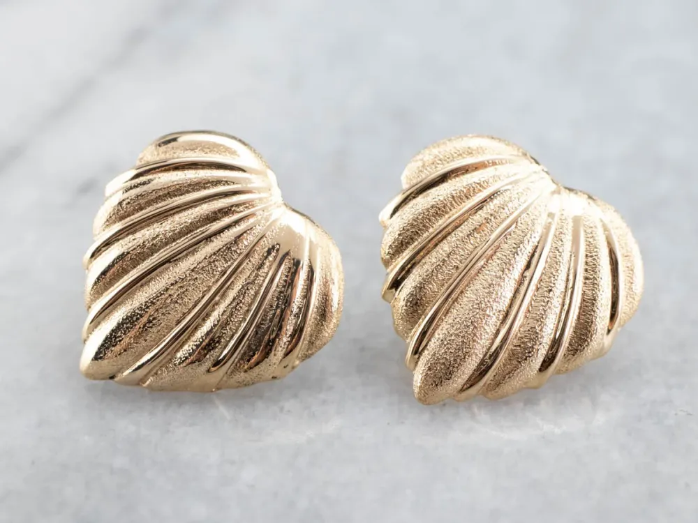 Industrieel Zwaar Belast Vintage Textured Heart Gouden Stud Earrings