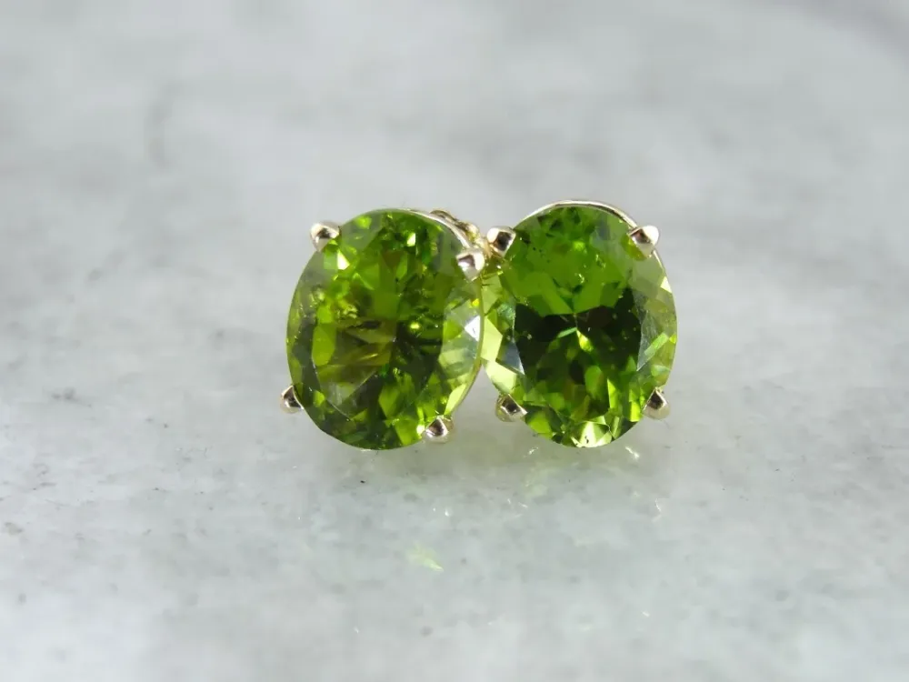 Large Oval Peridot Stud Earrings Yellow Verguld - DIN Norm