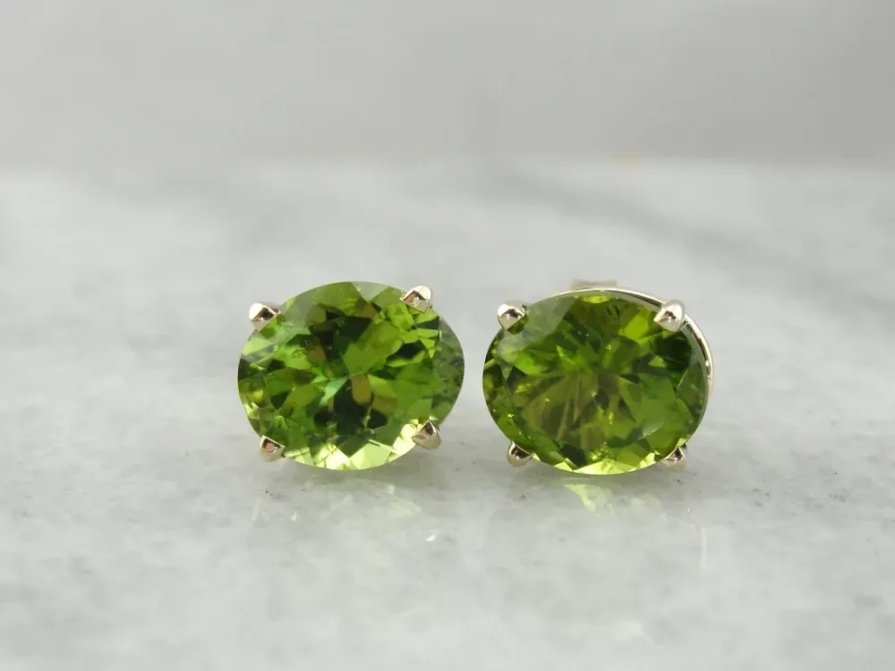 Large Oval Peridot Stud Earrings Yellow Verguld - DIN Norm