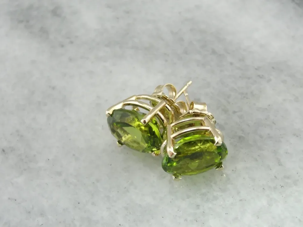 Large Oval Peridot Stud Earrings Yellow Verguld - DIN Norm