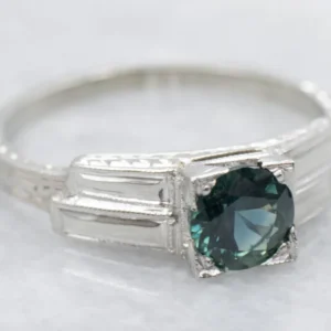 Late Art Deco Olijfgroen Sapphire Solitaire Ring met CE-Keurmerk