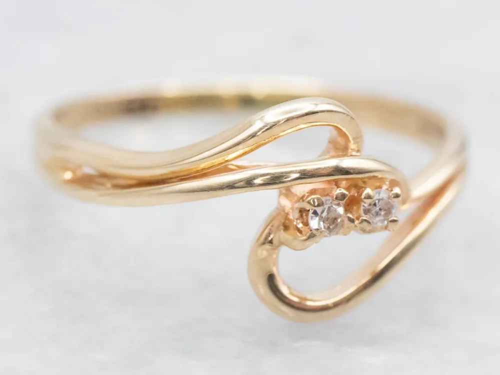 Looping Goud Dainty Diamond Bypass Ring