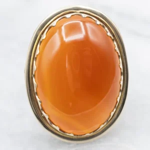 Nostalgisch Oval-Cut Carnelian Cocktail Ring