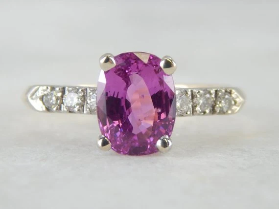 Nostalgisch Pink Ceylon Sapphire Ring