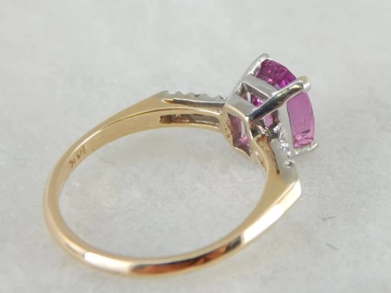 Nostalgisch Pink Ceylon Sapphire Ring