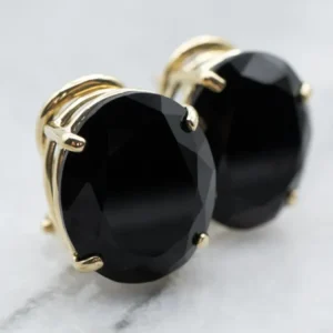 Oval Ravenzwart Onyx Stud Earrings