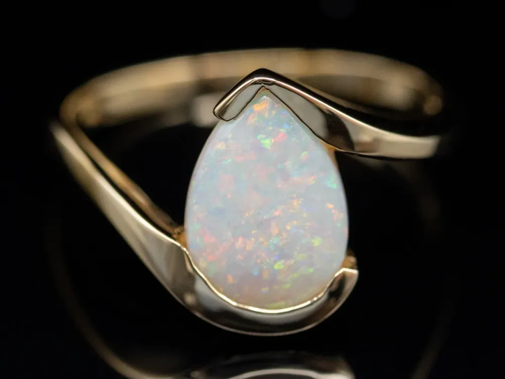 Pear-Cut Australian Opal Verguld Bypass Ring