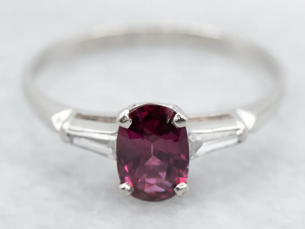 Platinum 1950's Ruby and Diamond Engagement Ring met CE-Keurmerk
