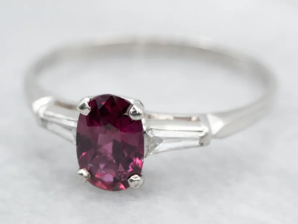 Platinum 1950's Ruby and Diamond Engagement Ring met CE-Keurmerk
