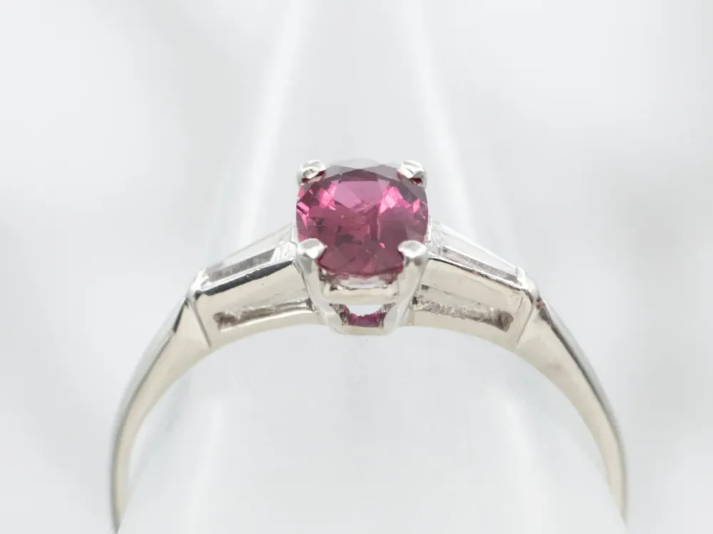 Platinum 1950's Ruby and Diamond Engagement Ring met CE-Keurmerk