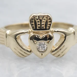 Polished Yellow Goud Diamond Claddagh Ring