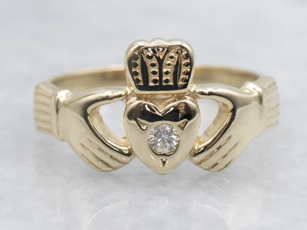 Polished Yellow Goud Diamond Claddagh Ring