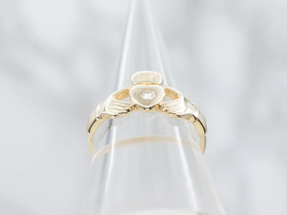 Polished Yellow Goud Diamond Claddagh Ring