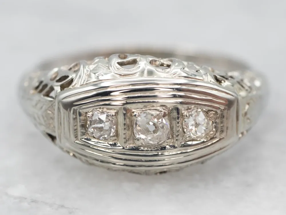 Pretty Old Mine Cut Diamond Engagement Ring met CE-Keurmerk