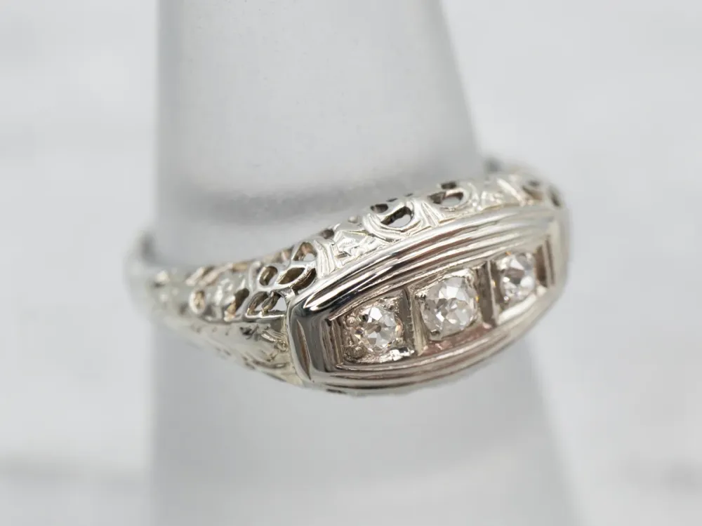 Pretty Old Mine Cut Diamond Engagement Ring met CE-Keurmerk
