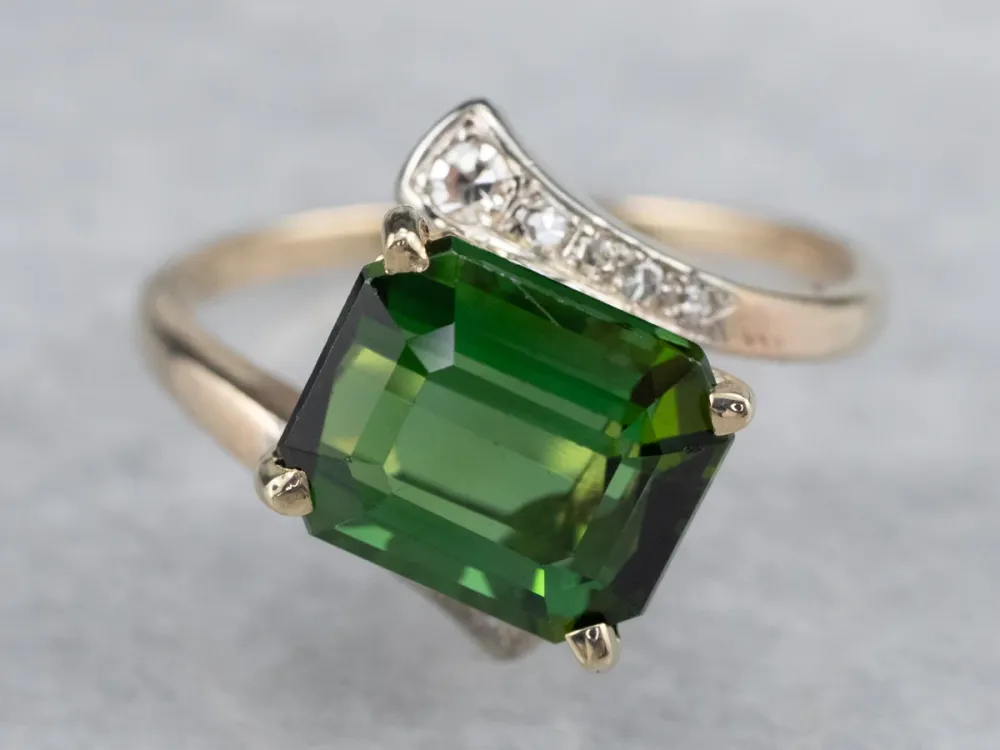 Retro Olijfgroen Tourmaline and Diamond Bypass Ring