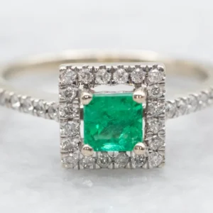Roestvrij Staal Actueel Square Emerald and Diamond Halo Engagement Ring