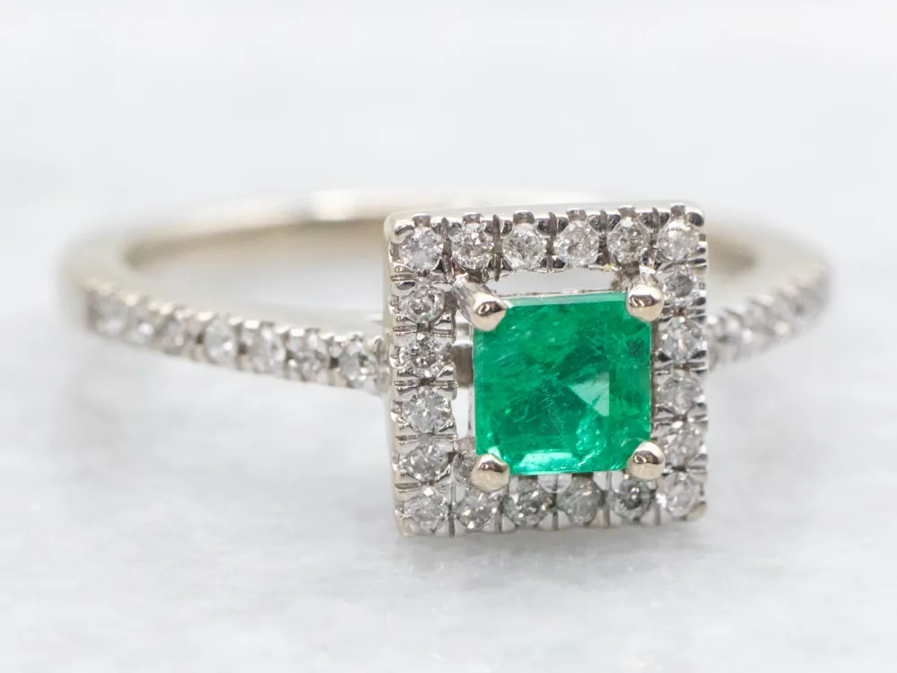 Roestvrij Staal Actueel Square Emerald and Diamond Halo Engagement Ring