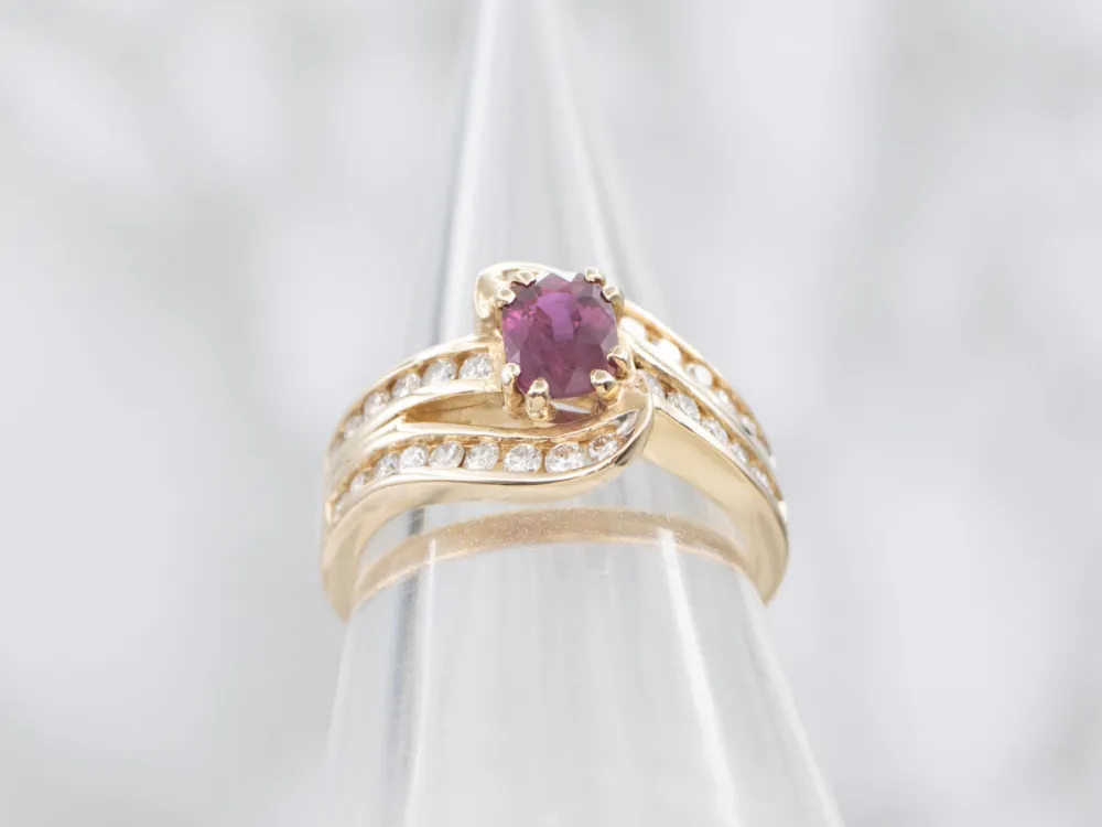 Ruby and Diamond Encrusted Bypass Ring met CE-Keurmerk