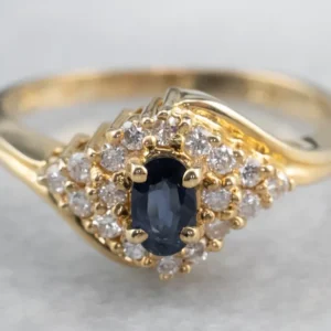 Sapphire and Diamond Bypass Ring met CE-Keurmerk