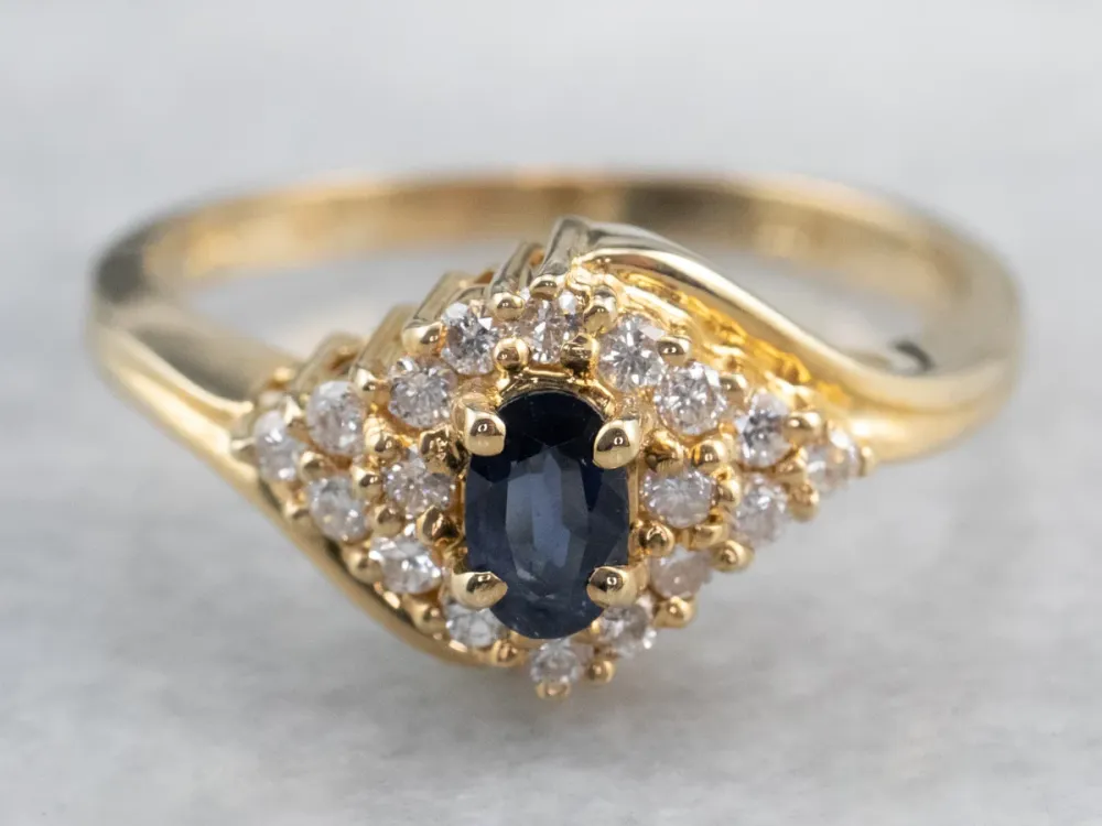 Sapphire and Diamond Bypass Ring met CE-Keurmerk