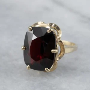 Scalloped Goud Garnet Statement Ring