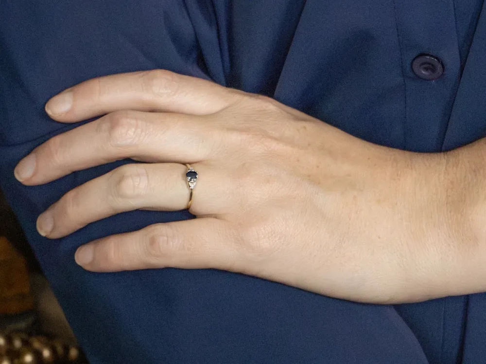 Simple Sapphire and Diamond Vintage Ring Platinum and Gouden Setting - DIN Norm