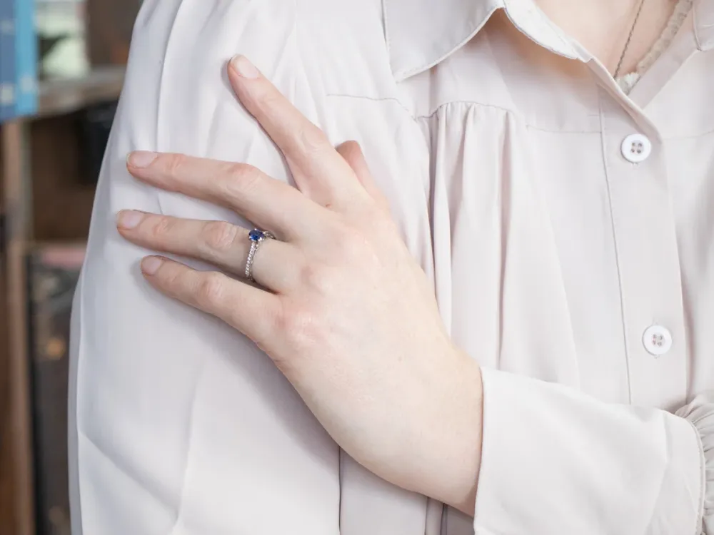 Stunning Sapphire and Diamond Engagement Ring - DIN Norm
