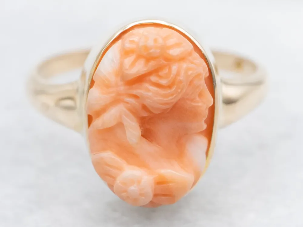 Stunning Van vroeger Carved Coral Cameo Ring