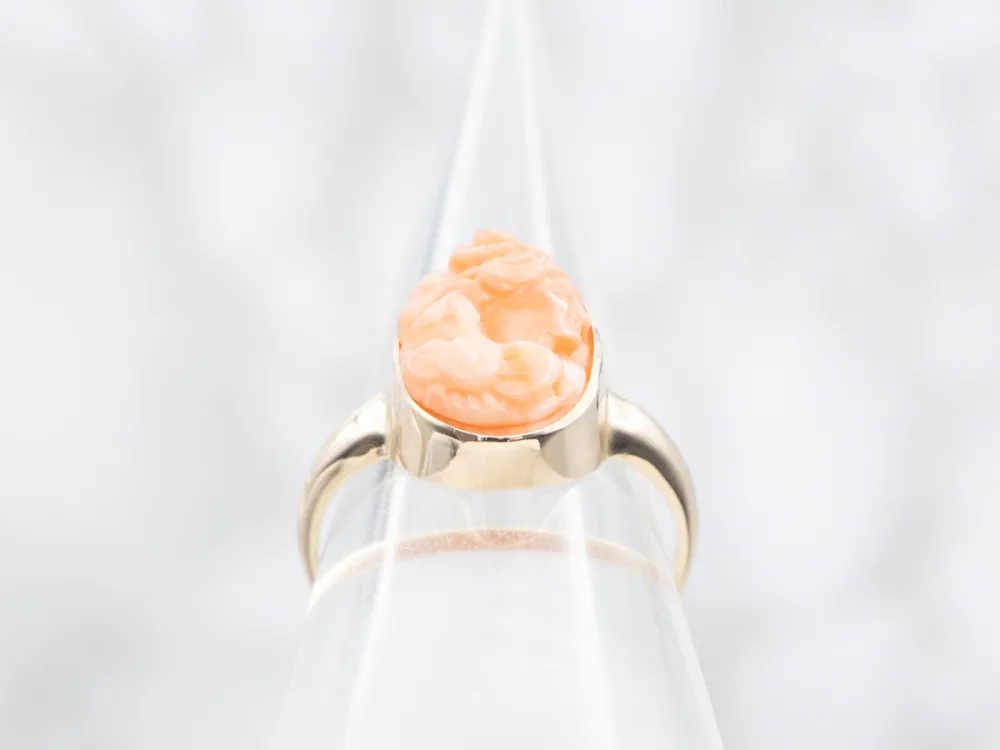 Stunning Van vroeger Carved Coral Cameo Ring