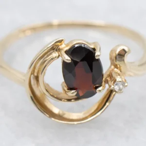 Swirling Garnet and Diamond Goud Ring