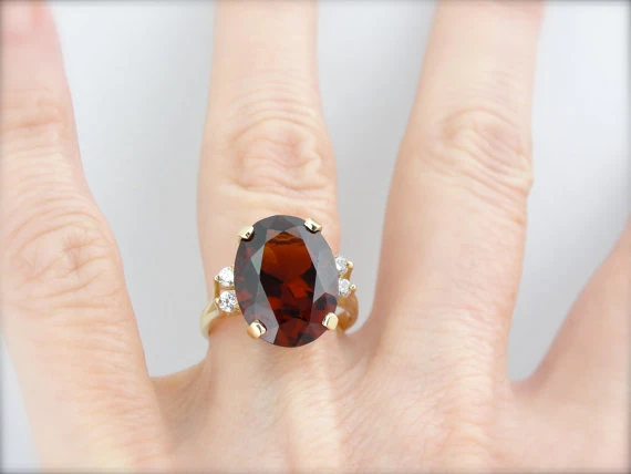Traditioneel Ring Fine Hessonite Garnet and Diamonds