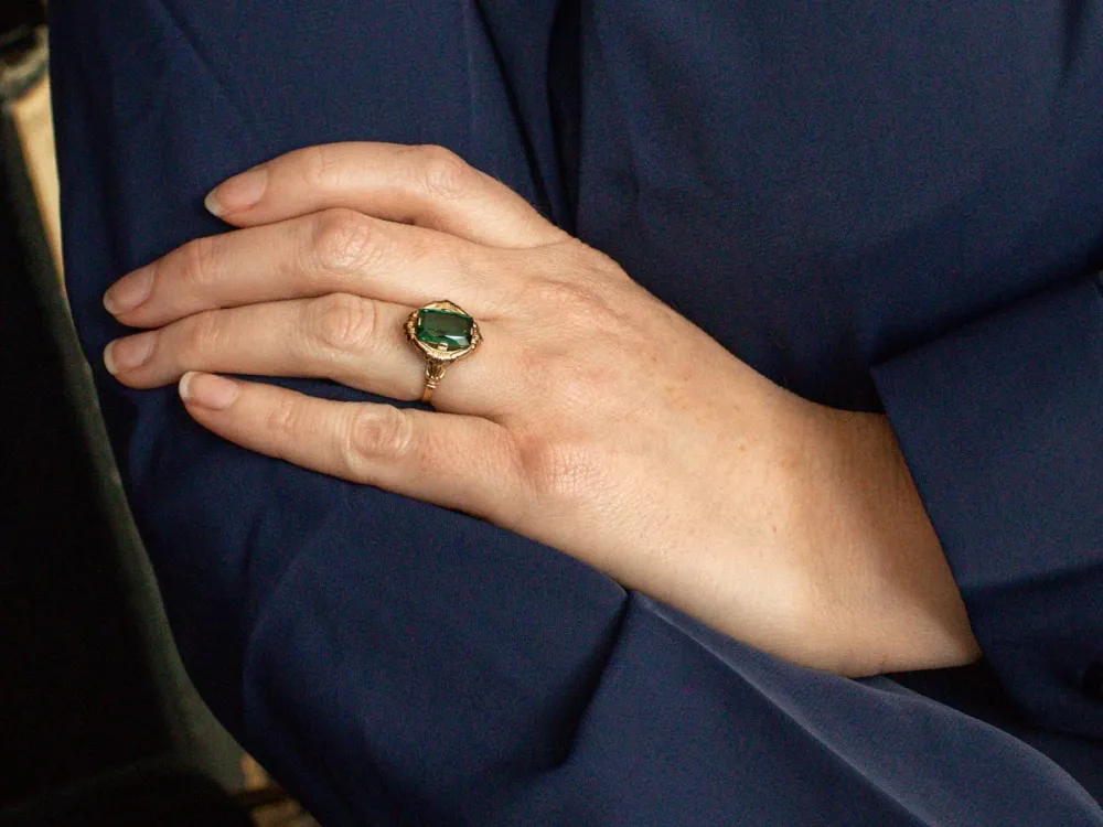 Victorian Revival Groen Tourmaline Ring