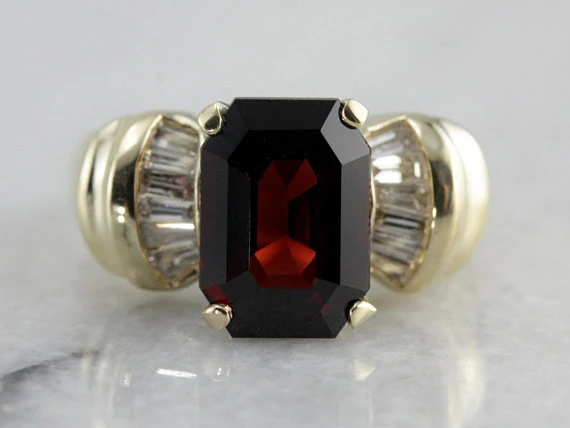 Vintage 1980's Garnet Statement Ring Yellow Verguld