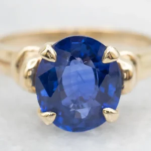 Vintage Yellow Gouden Sapphire and Diamond Ring