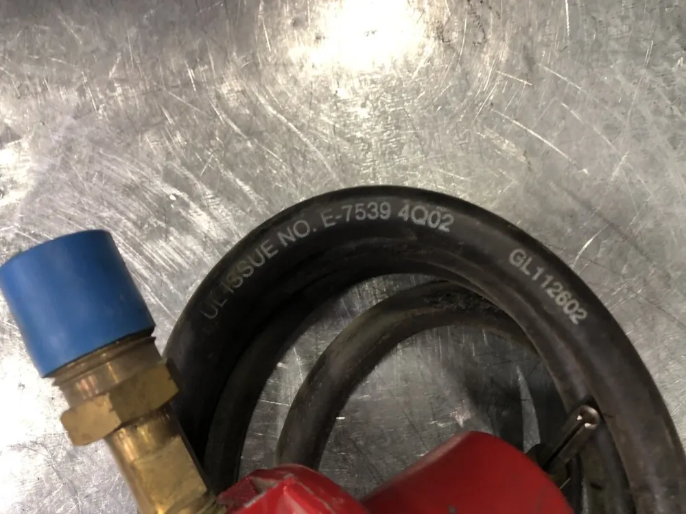 250 Psi Gas-Regulator 597 FB2, w/ Hose
