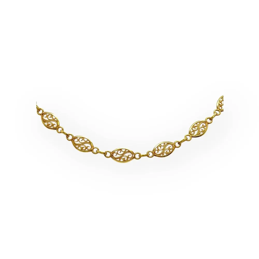 Yellow gold filigree necklace