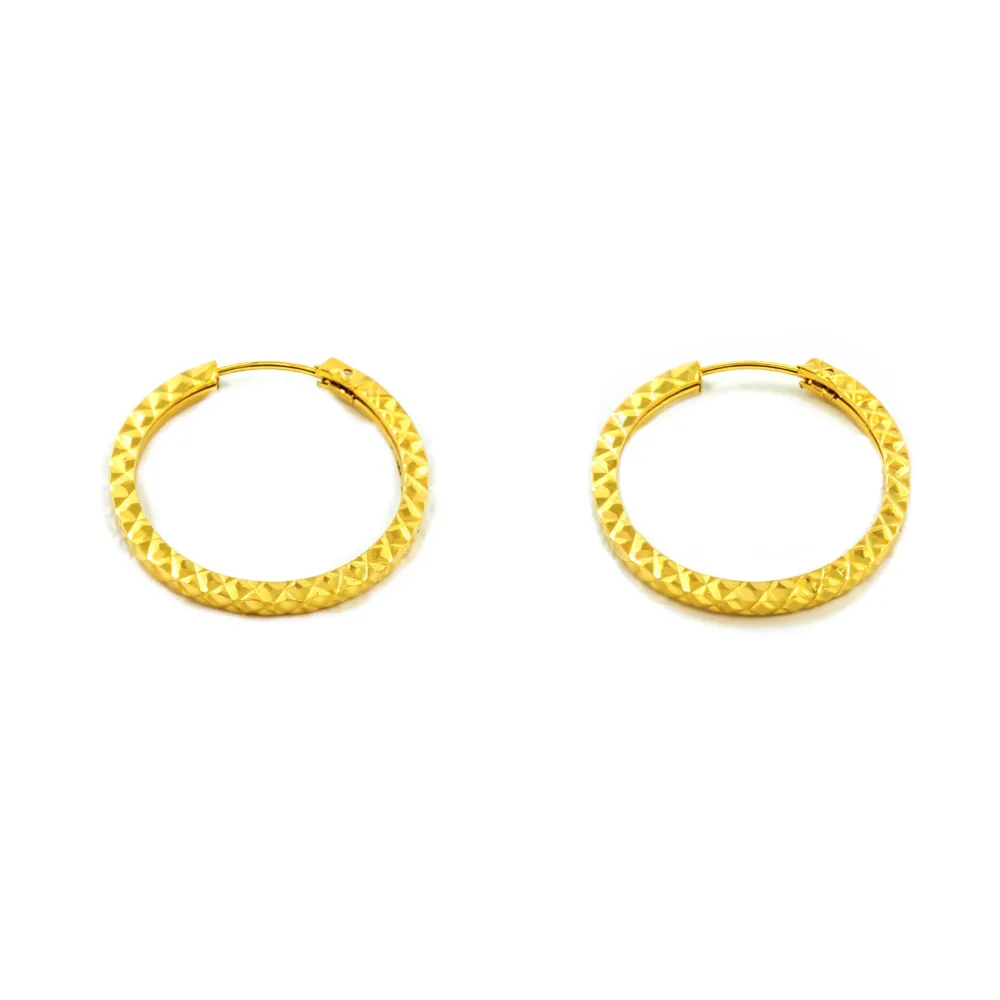18ct Yellow Gold Square Carved Hoop Earrings 18 x 1.5 mm
