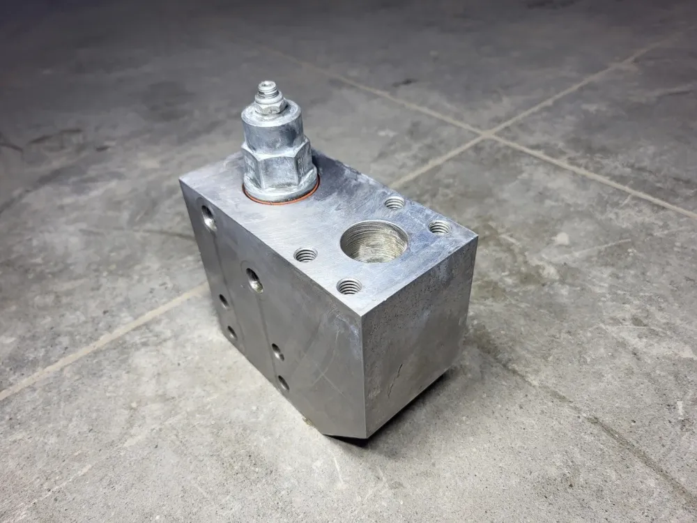 Verstelbare Vented Counterbalance Valve CWGALHN w/ Hydraulic Manifold Block