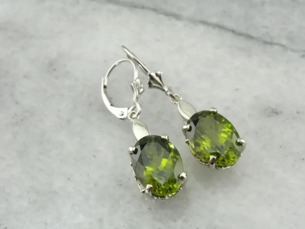 Most Olive: Deep Appelgroen Peridot Drop Earrings Duurzaam Polyurethaan