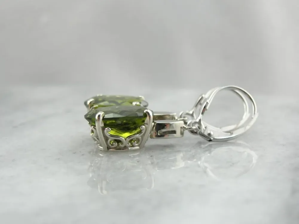 Most Olive: Deep Appelgroen Peridot Drop Earrings Duurzaam Polyurethaan