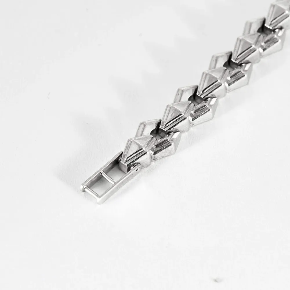 Watch bracelet transformed into white goud and diamond shine