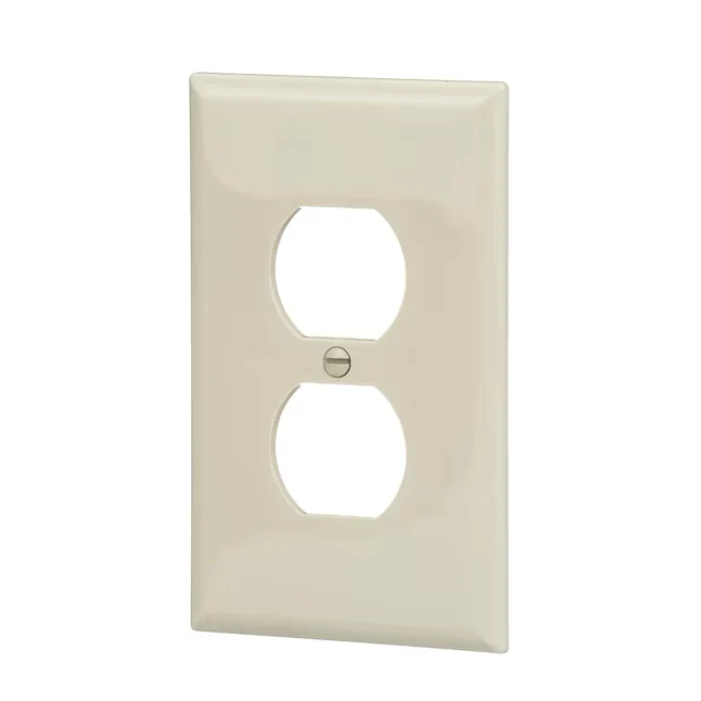 Eaton 1-Gang Midsize Light Almond Onbreekbaar kunststof Indoor Duplex Wall Plate met IP67 Bescherming