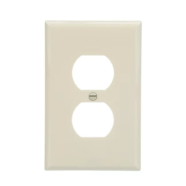 Eaton 1-Gang Midsize Light Almond Onbreekbaar kunststof Indoor Duplex Wall Plate met IP67 Bescherming