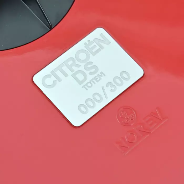 Citroën DS 19 Totem 1957 Red/Beige 1:12 - Exclusive 300 pcs