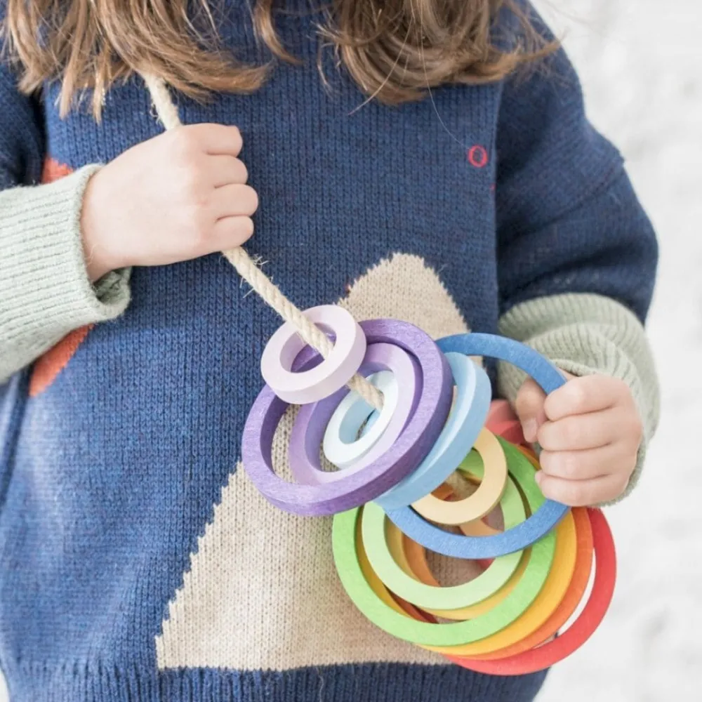 Grapat nesting ringen regenboog - 24 stuks