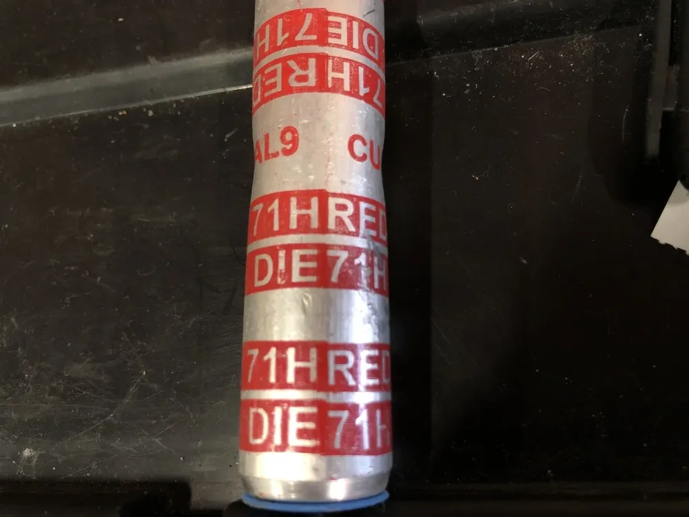 250 MCM Two-Way Splice Connector Rood Die 71H